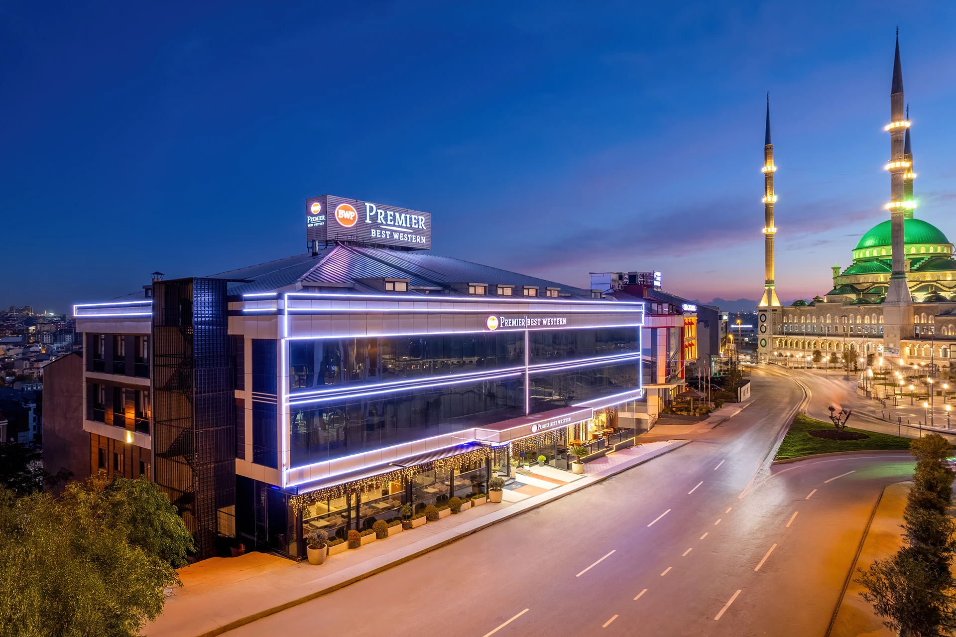 Main Building (Previous) 07